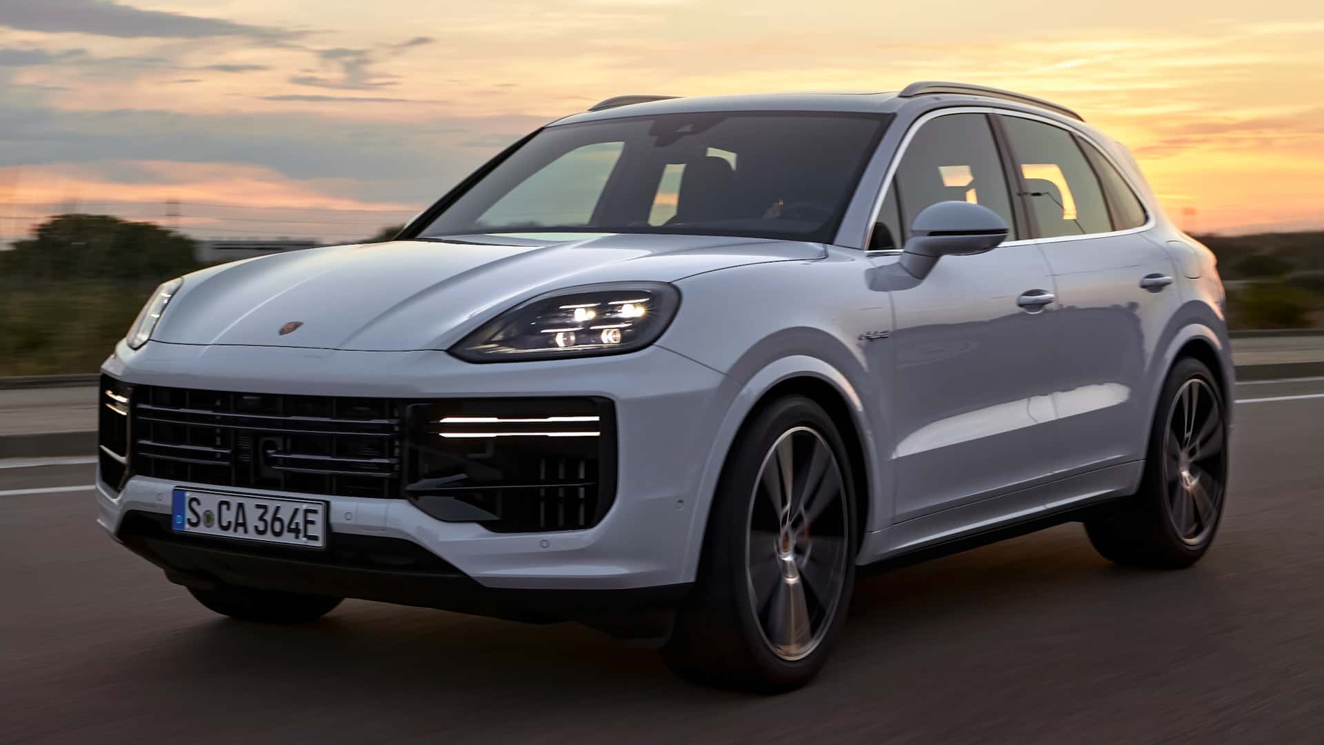 2024-porsche-cayenne-turbo-e-hybrid-front-3-4